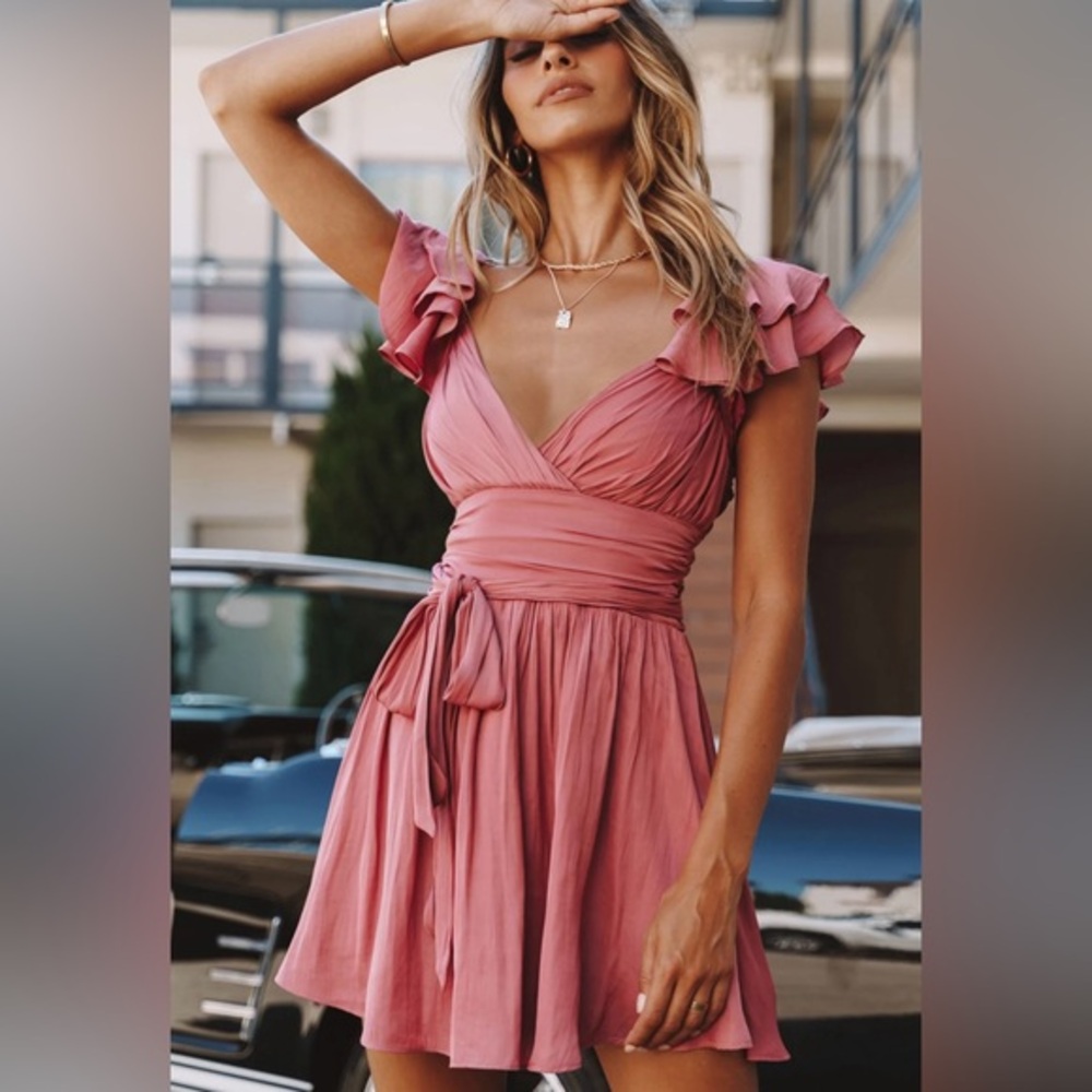 SELFIE LESLIE Lola Ruffle Shoulder Ruched Dress Rose S